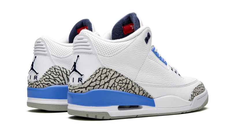 Air Jordan 3 UNC