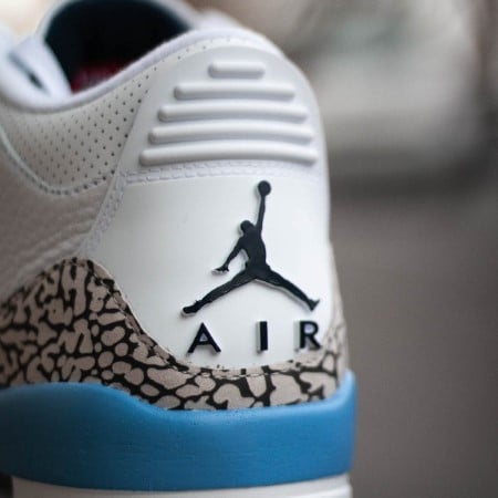 Air Jordan 3 UNC